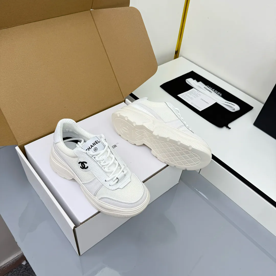 👟👟Ex-factory price 620👟👟 Chanel bread shoes ~ original calfskin panda shoes Chanel 25C latest hot style panda black and white sports shoes casual sneakers Xiaoxiang hot item classic black and white panda color coco girls must pay Fabric: original custom mixed sheepskin lining: original imported breathable mesh lining outsole: Original molded rubber + TPU combination Size: Women's 35-41